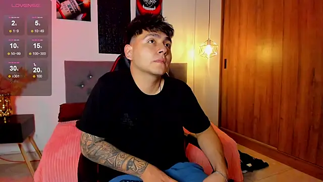 Snapshot of Nicolas_James_Sc chatting on 02/26/26, 02:17 Nicolas James Sc online show from 02/26/26, 02:17