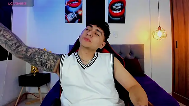 Nicolas James Sc online show from 10/28/25, 01:32