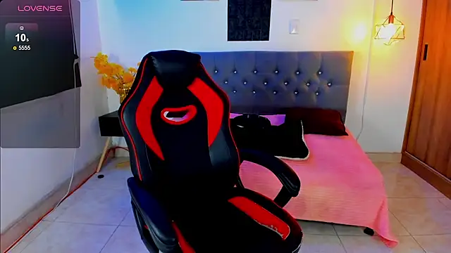 Nicolas James Sc online show from 12/04/25, 01:43