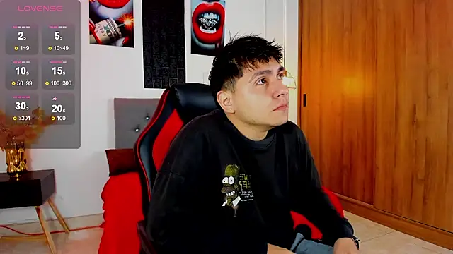 Snapshot of Nicolas_James_Sc chatting on 12/20/25, 12:41 Nicolas James Sc online show from 12/20/25, 12:41