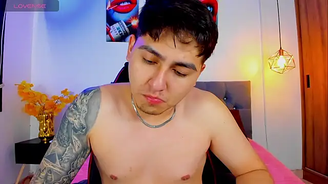 Nicolas James Sc online show from 11/26/25, 01:44