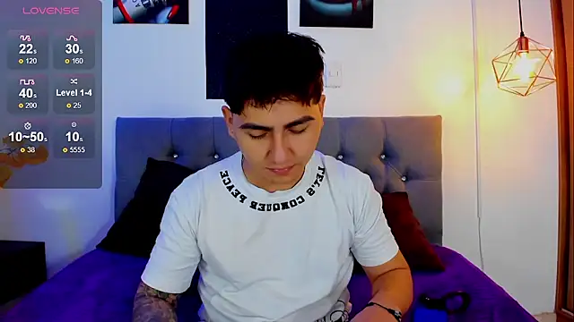 Snapshot of Nicolas_James_Sc chatting on 09/19/25, 02:21 Nicolas James Sc online show from 09/19/25, 02:21