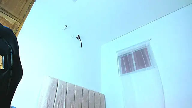 Snapshot of magic_mike_26 chatting on 10/12/25, 01:01 magic mike 26 online show from 10/12/25, 01:01