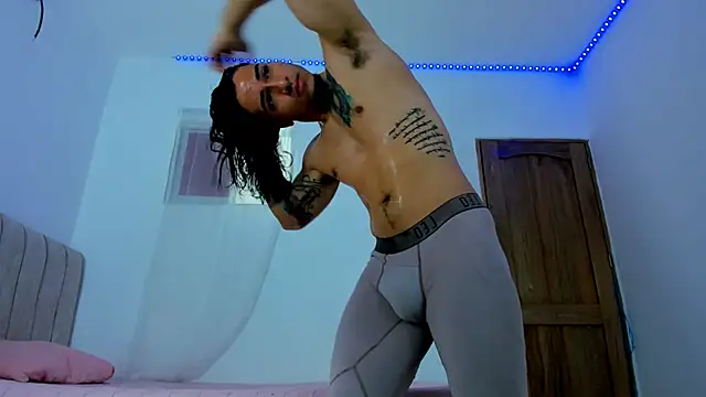 Snapshot of magic_mike_26 chatting on 11/02/25, 12:54 magic mike 26 online show from 11/02/25, 12:54