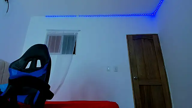 Snapshot of magic_mike_26 chatting on 10/15/25, 09:28 magic mike 26 online show from 10/15/25, 09:28