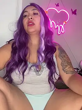 latina curvy22 online show from 04/10/26, 06:48