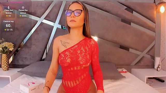 miia reeves  online show from 11/28/25, 12:05