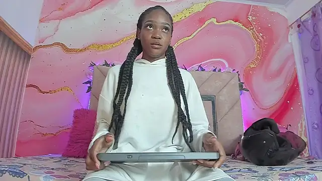 Snapshot of Taylor_oriana_ chatting on 12/05/25, 10:58 Taylor oriana online show from 12/05/25, 10:58