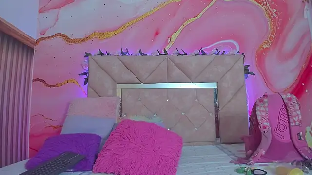 Snapshot of Taylor_oriana_ chatting on 11/05/25, 11:02 Taylor oriana online show from 11/05/25, 11:02