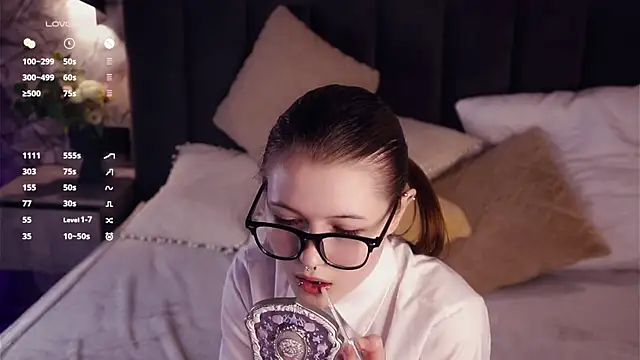 LynHillaire online show from 04/09/26, 12:33