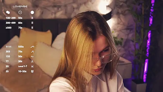 LynHillaire online show from 04/15/26, 12:42