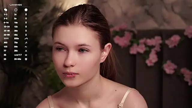 Snapshot of LynHillaire chatting on 05/23/26, 12:15 LynHillaire online show from 05/23/26, 12:15