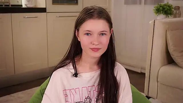 LynHillaire online show from 09/14/25, 11:10