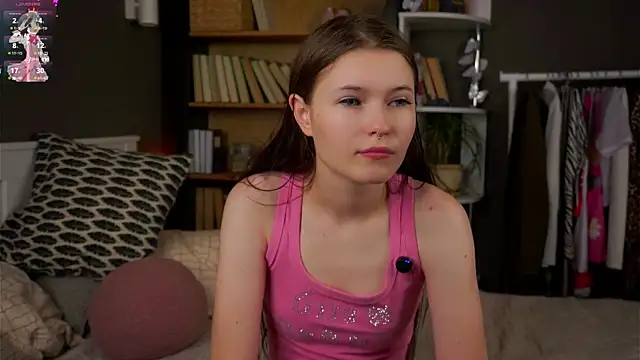 LynHillaire online show from 11/30/25, 11:11