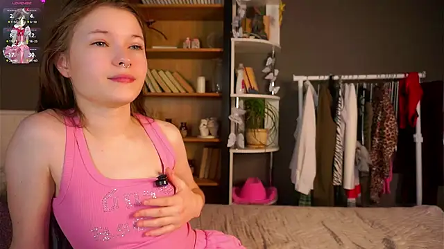 LynHillaire online show from 12/05/25, 11:09