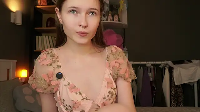 LynHillaire online show from 02/01/26, 11:19