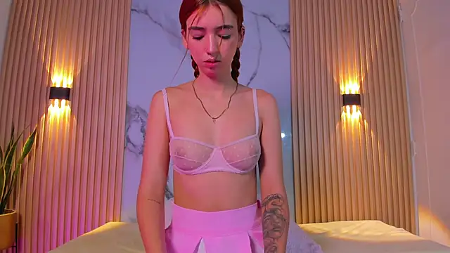 Snapshot of Alana_333 chatting on 11/12/25, 11:14 Alana 333 online show from 11/12/25, 11:14