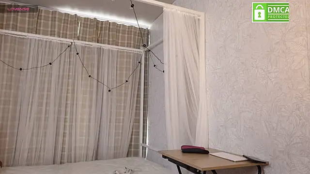 Snapshot of Mystic_blue chatting on 11/15/25, 01:04 Mystic blue online show from 11/15/25, 01:04