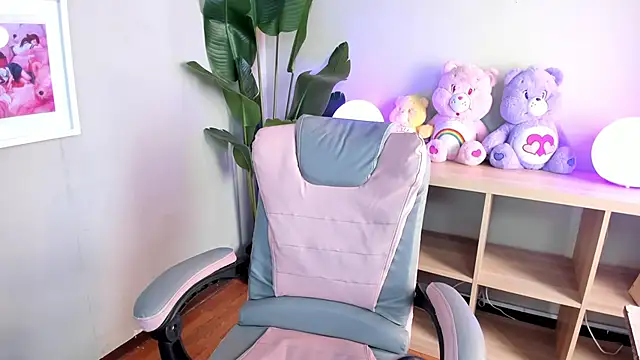 Snapshot of Mystic_blue chatting on 01/13/26, 12:42 Mystic blue online show from 01/13/26, 12:42