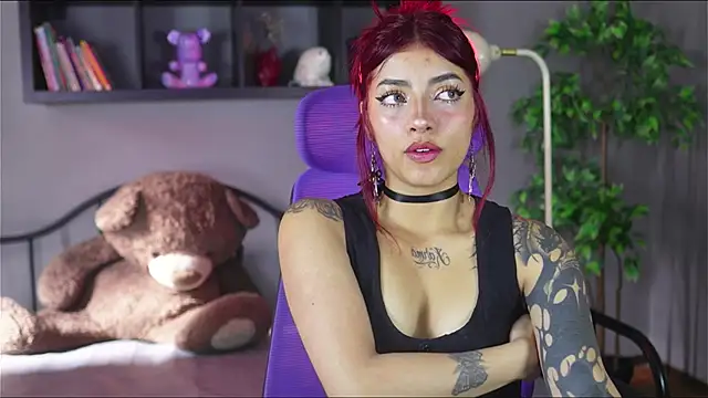 Snapshot of Mystic_blue chatting on 11/10/25, 01:16 Mystic blue online show from 11/10/25, 01:16