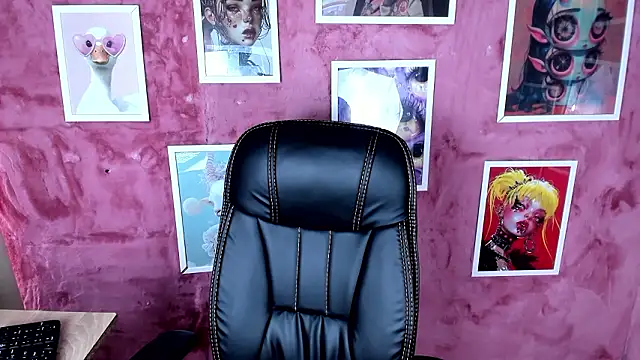 Snapshot of Mystic_blue chatting on 02/02/26, 12:37 Mystic blue online show from 02/02/26, 12:37