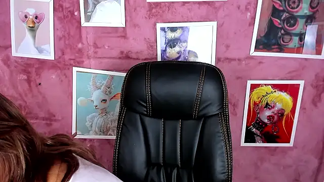 Snapshot of Mystic_blue chatting on 02/17/26, 12:57 Mystic blue online show from 02/17/26, 12:57