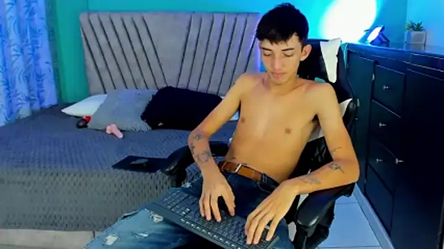 Maikol Ortiz online show from 03/04/26, 12:24