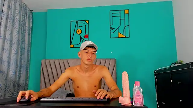 Maikol Ortiz online show from 04/08/26, 12:28