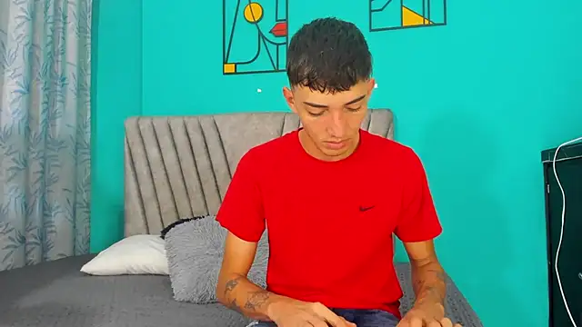 Maikol Ortiz online show from 04/12/26, 12:19