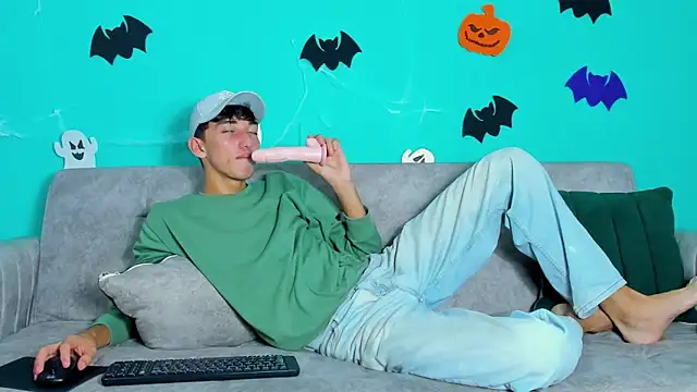 Maikol Ortiz online show from 10/29/25, 01:10