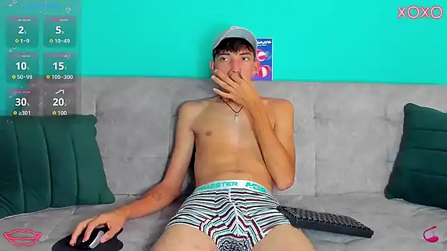 Maikol Ortiz online show from 10/15/25, 01:08