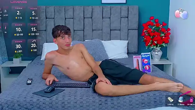 Maikol Ortiz online show from 10/19/25, 02:42