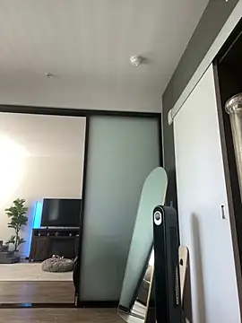 violet lin online show from 04/10/26, 10:17