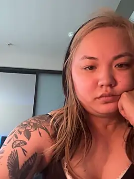 violet lin online show from 04/13/26, 05:39