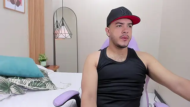 Andrew Lewiss online show from 01/16/26, 01:48