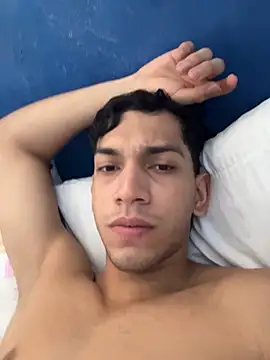 Snapshot of Andres-Andrea1922 chatting on 09/10/25, 05:12 Andres-Andrea1922 online show from 09/10/25, 05:12