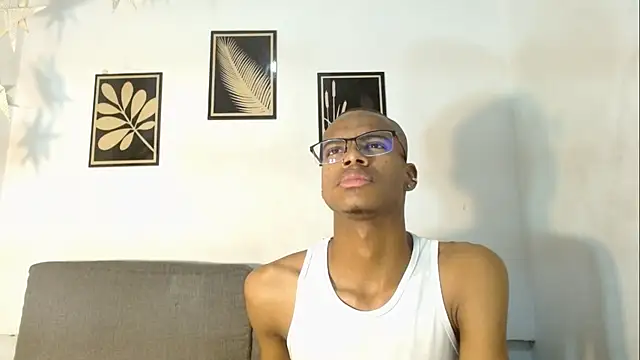 Snapshot of criss_zuri chatting on 10/21/25, 11:53 criss zuri online show from 10/21/25, 11:53