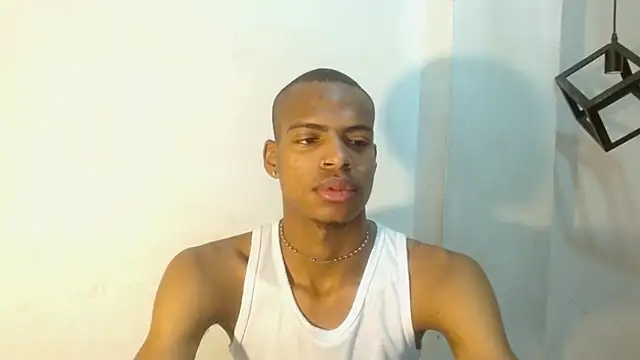 criss zuri online show from 10/04/25, 11:34