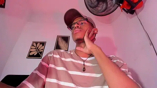 criss zuri online show from 05/20/26, 12:13