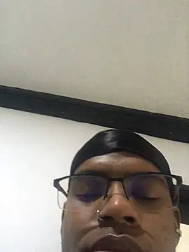 Snapshot of criss_zuri chatting on 02/14/26, 12:05 criss zuri online show from 02/14/26, 12:05