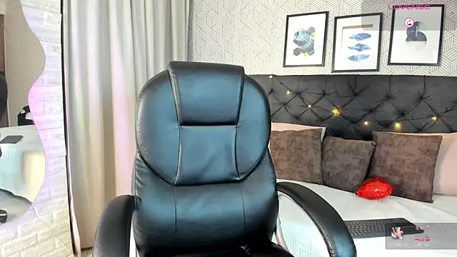 sophie  blare online show from 03/11/26, 02:55