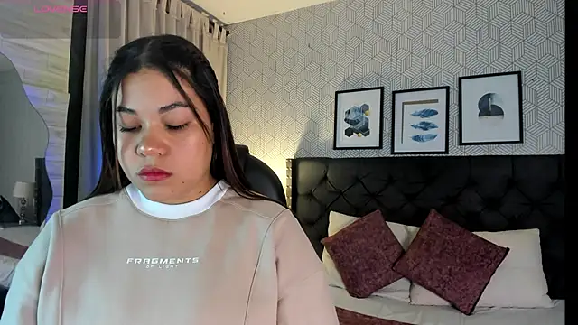 sophie  blare online show from 06/23/26, 07:12