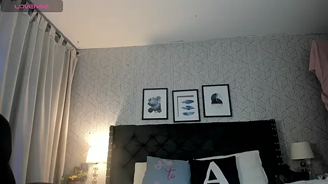 sophie  blare online show from 04/29/26, 07:31