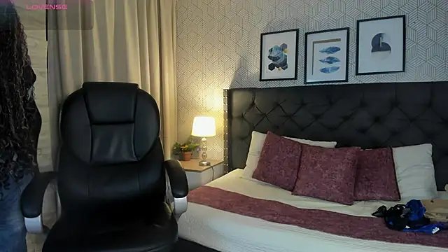 sophie  blare online show from 07/12/26, 04:19