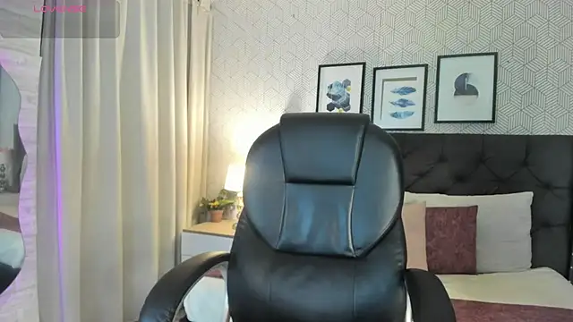 sophie  blare online show from 07/08/26, 06:08