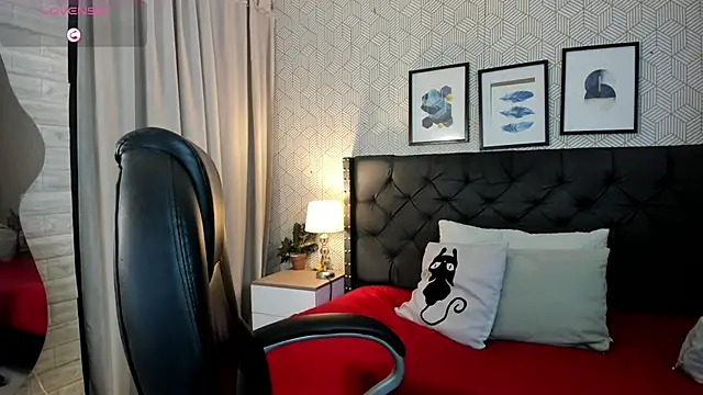 sophie  blare online show from 04/01/26, 07:33