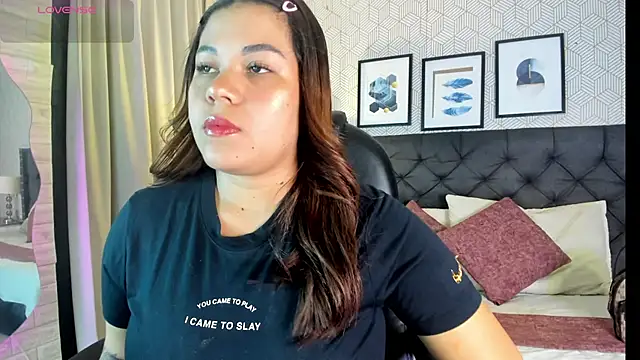 sophie  blare online show from 06/24/26, 07:01