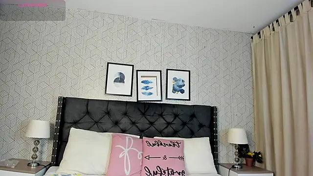 sophie  blare online show from 05/19/26, 07:32