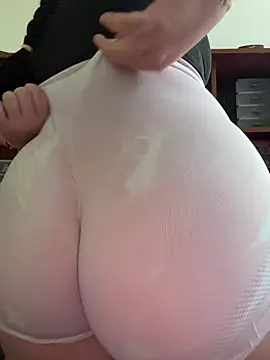 Yui-Ch06 online show from 12/01/25, 02:07