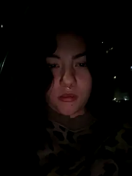 Yui-Ch06 online show from 11/26/25, 12:21